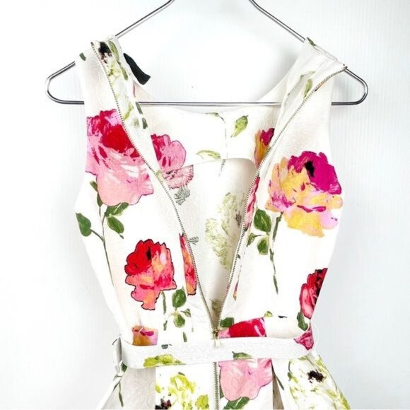 Gaby Skye white and pink floral damask like fabric pleated dress 4 - Picture 6 of 8